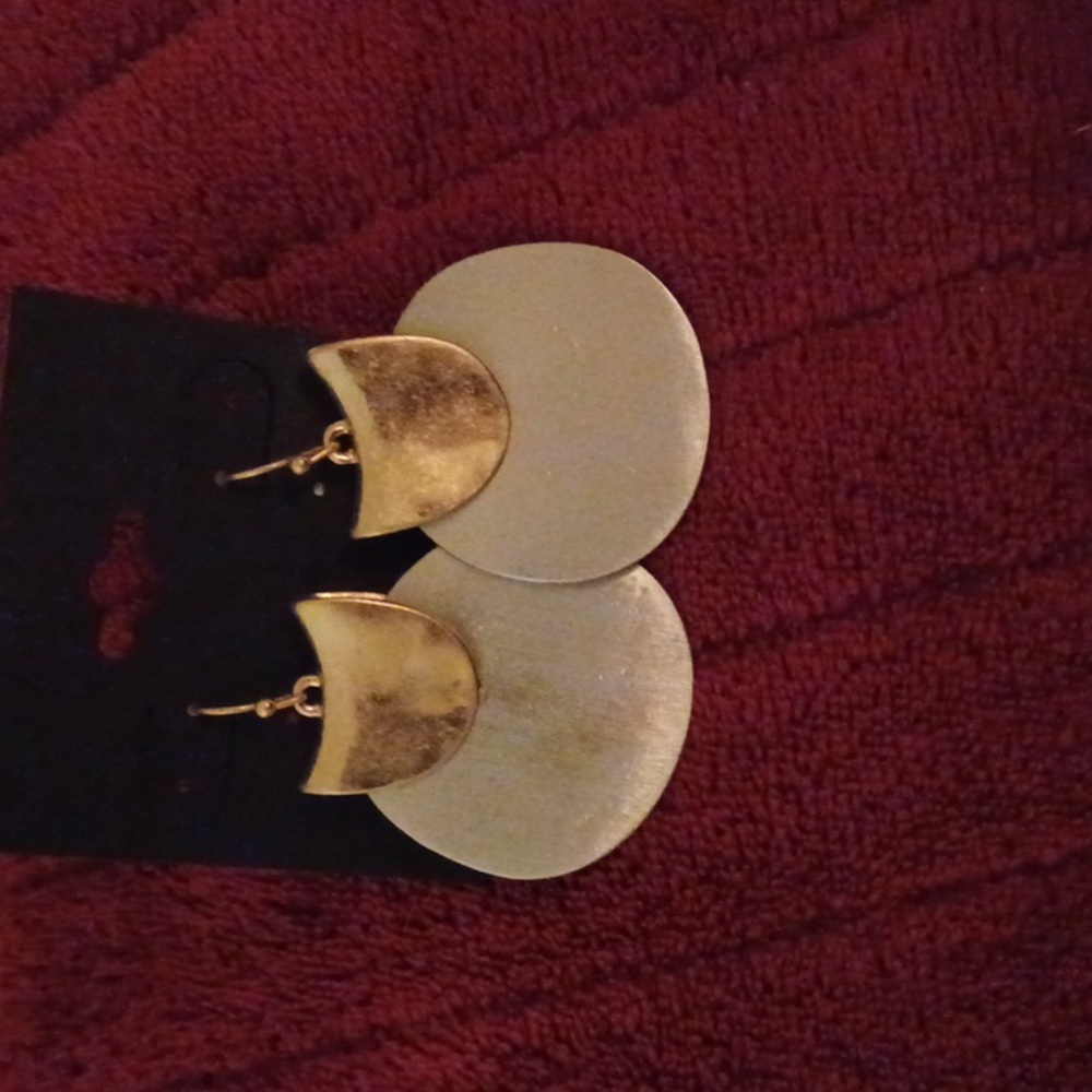 Earrings - Picture 3 of 3